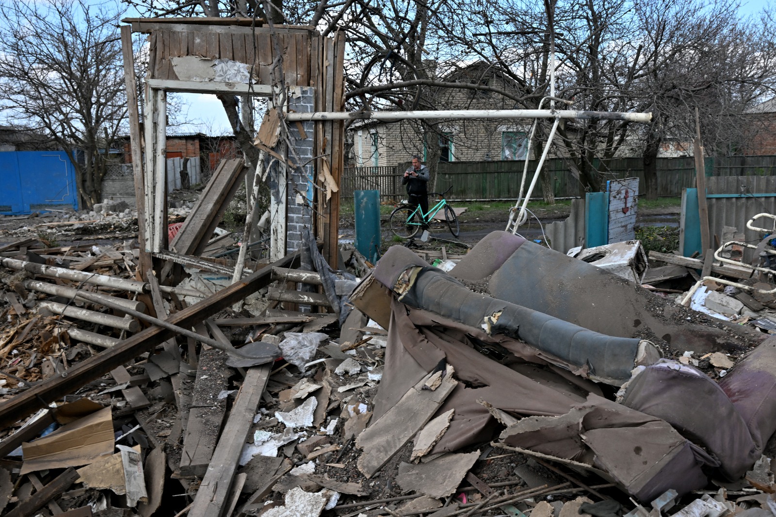 Easter truce between Russia and Ukraine begins